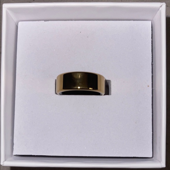 Brand new Smart Heart Ring R06 - Gold - Picture 2 of 3